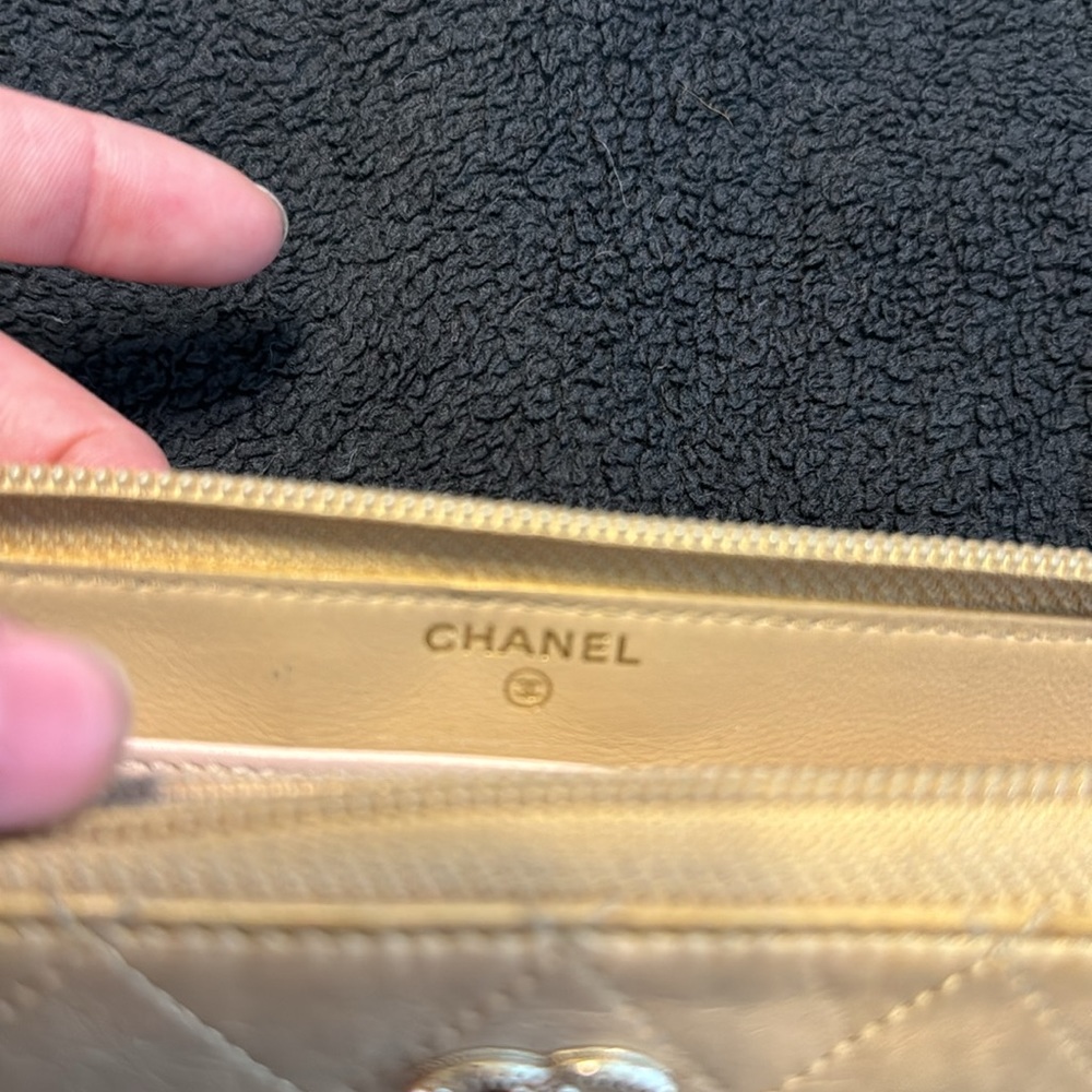 EUC Chanel • COCO Gold CC Diamond Stitch Quilted Lambskin Long Zippy Wallet - Picture 9 of 9